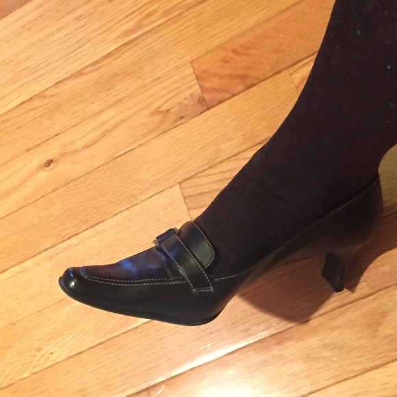 Shoes - Picture 6 of 8